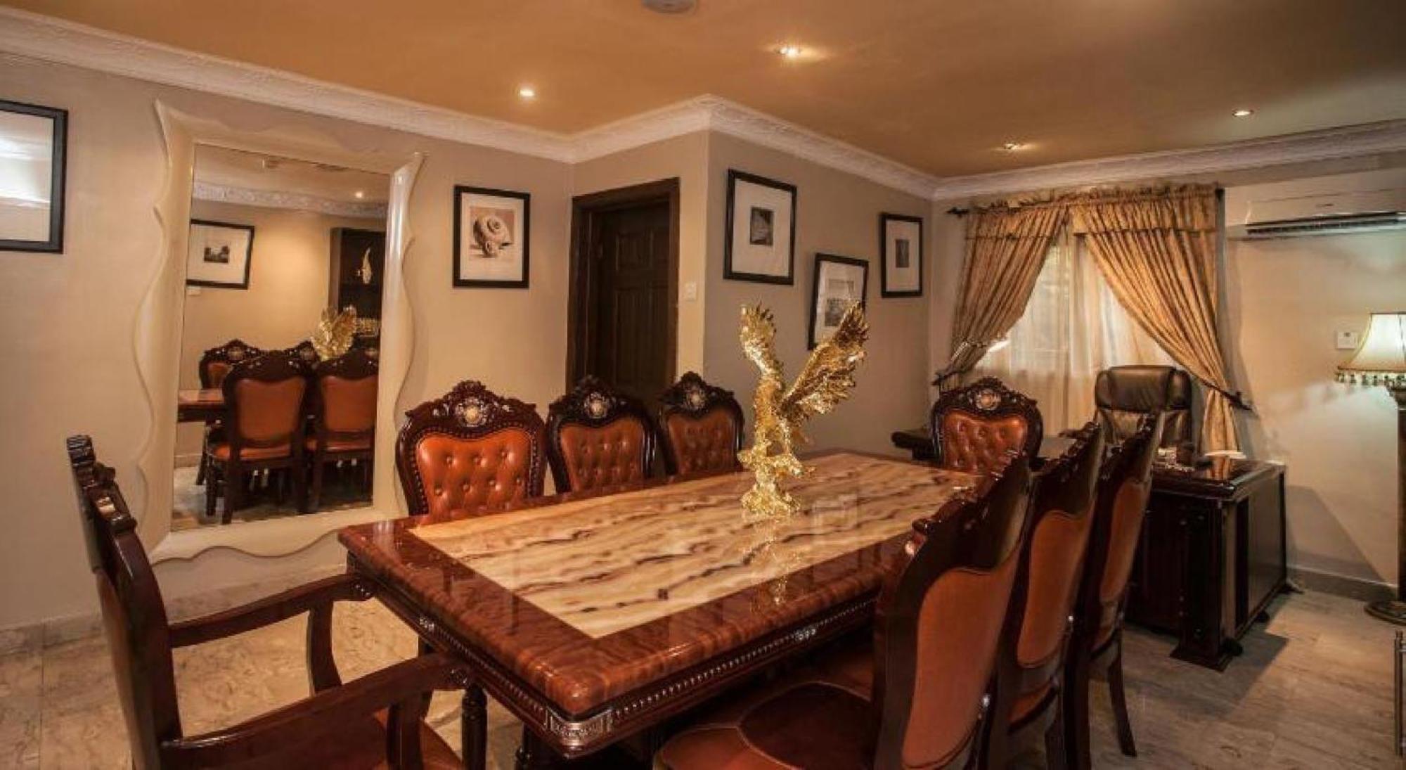 Room In Lodge - Apartment Royale Hotel-3 Bd Apartment Ikeja Exterior foto